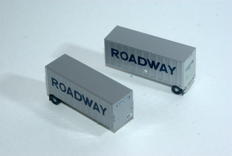 Athearn 28ft Ribbed-Side Pup in Roadway paint.