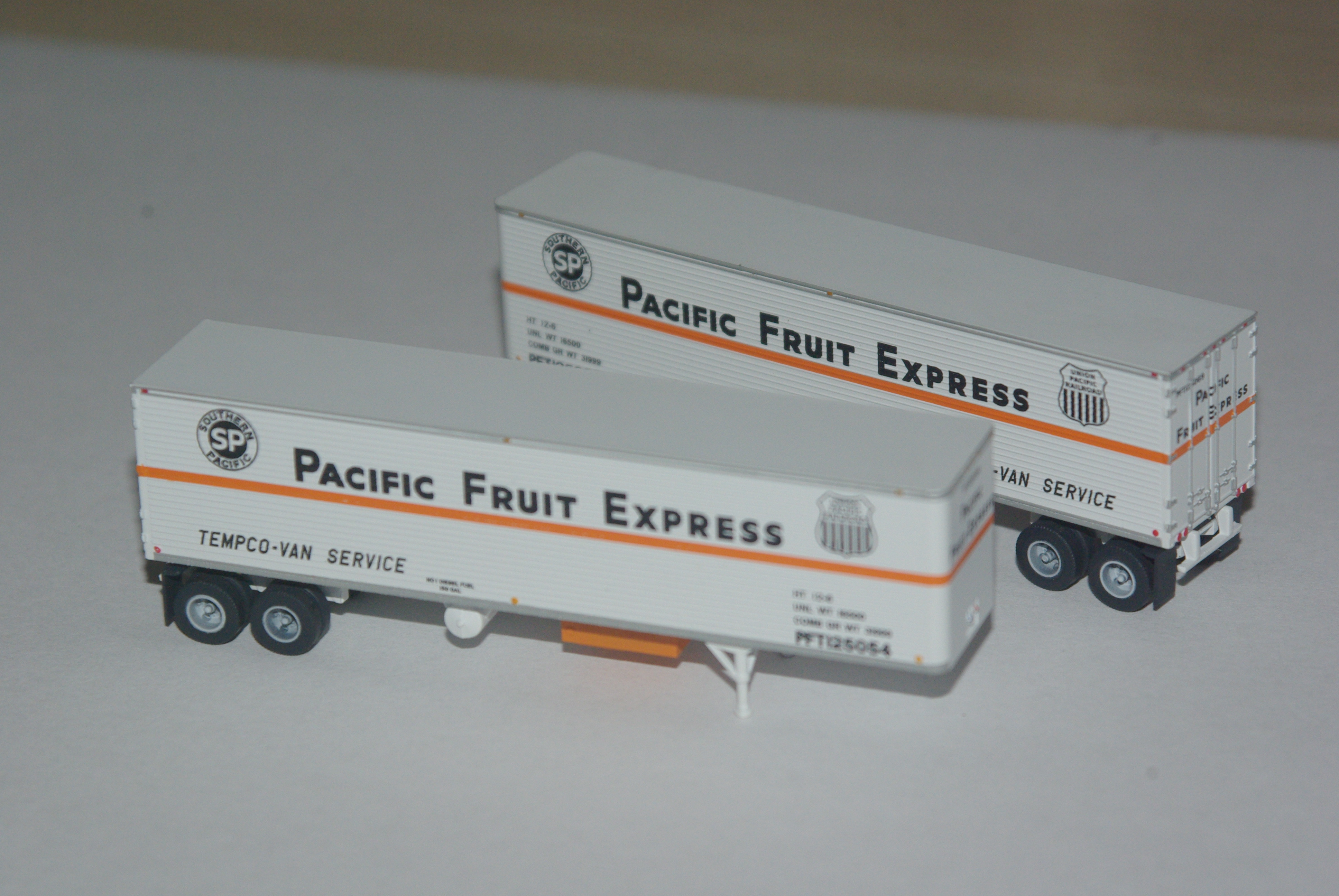 Trainworx 40 foot Corrugated Side Refrigerated Trailer.